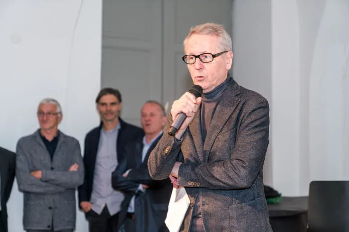 Eröffnet hat den Abend GrazMuseum-Direktor Otto Hochreiter, der auch auf die laufende Ausstellung hinwies: "Die Gruabn. Das Herz von Sturm".
