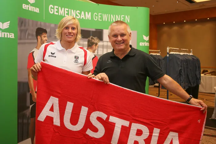 Corinna Kuhnle (Kanu, links) mit Willi Grims (Erima)