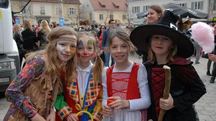 In Gleisdorf war heuer kein Blochzug, dafür hatten die Betreiber des Laurenzibräu eine Disco am Hauptplatz organisiert.