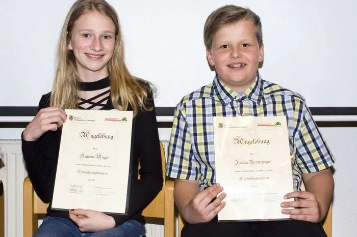 Neun Mädchen und acht Burschen sitzen in dem Gremium. Im Vorfeld wurde eine geheime Wahl durchgeführt, bei der Samira Mayer und Justin Unterweger zu den Kinderbürgermeistern gewählt wurden.