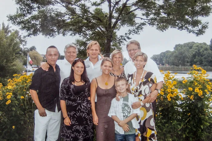Familie Ambrozy: Mit Kindern und Bruder
