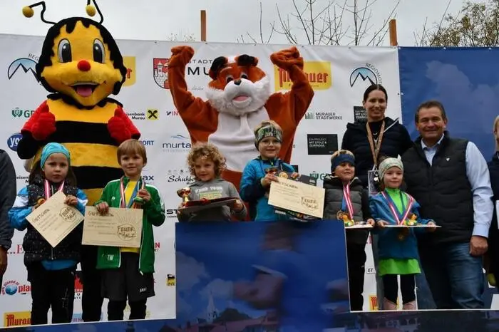 Auch die Maskottchen Hopse und Sumsi sorgten für Begeisterung und gute Laune.