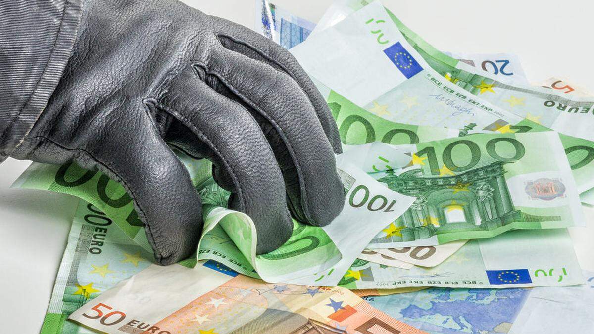 Ein Unbekannter stahl 1100 Euro aus mehreren Büros in einem Spittaler Unternehmen (Symbolfoto)