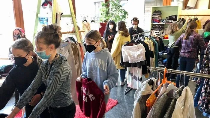 Second Hand Shop in der Schule