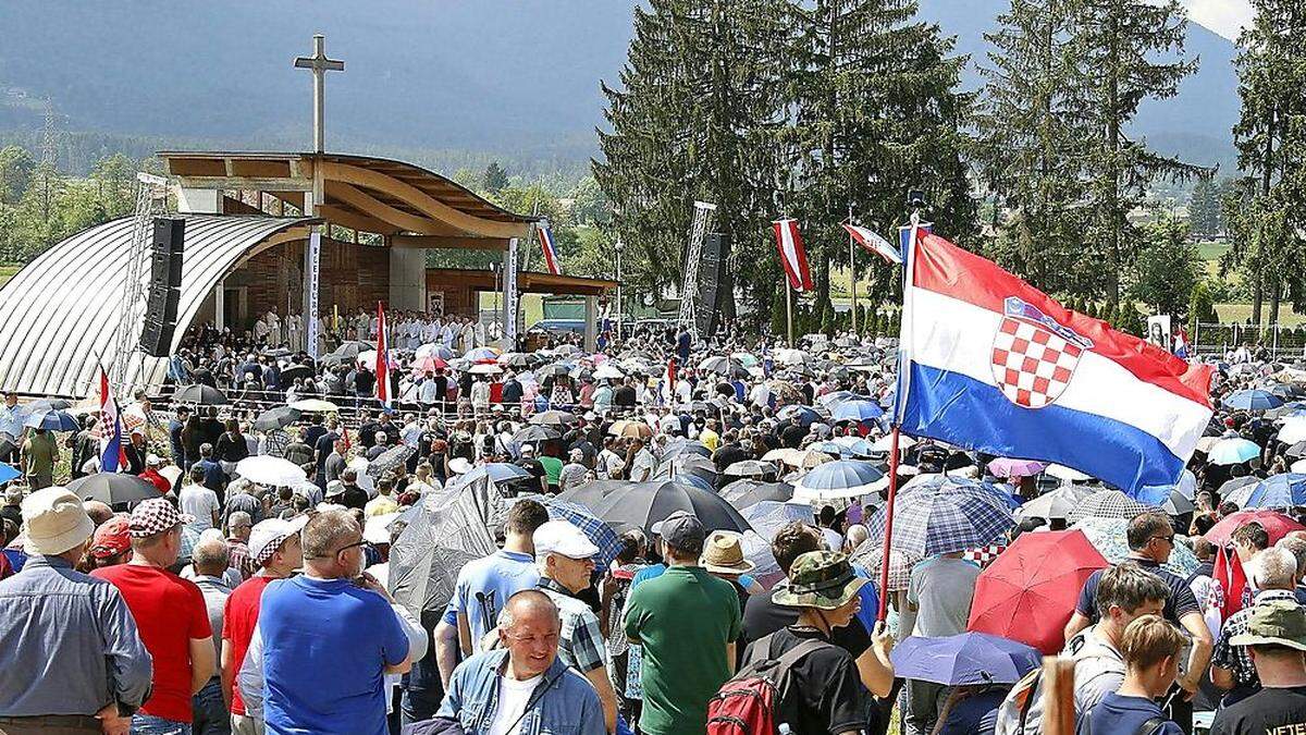 Abgeschobene Slowenin darf beim umstrittene Treffen auf dem Loibacher Feld heuer wieder dabei sein