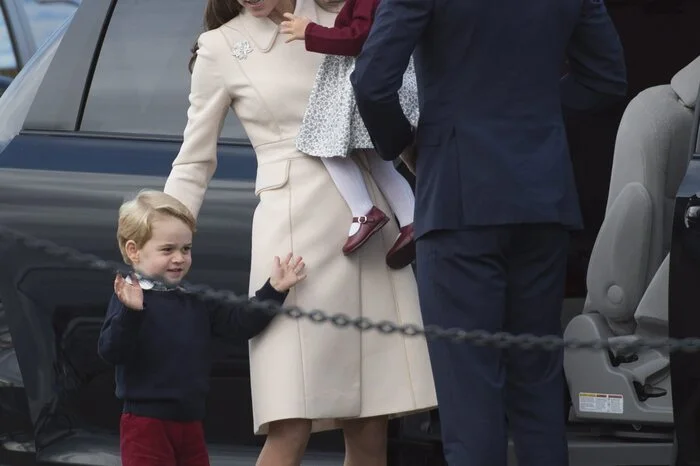 Für die beiden Nachwuchs-Royals war es die erste gemeinsame Auslandsreise.