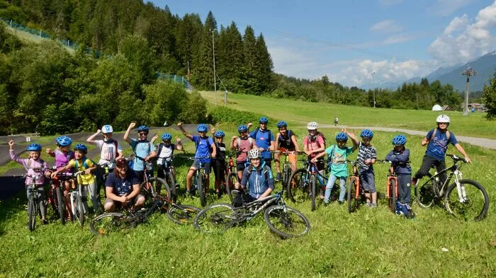 32 Kinder zwischen acht und zwölf, erlebten im Rahmen des Sommercamps in der Region Nassfeld Action und Nervenkitzel, doch genauso Spaß an der Bewegung in der prachtvollen Natur des Gailtales.