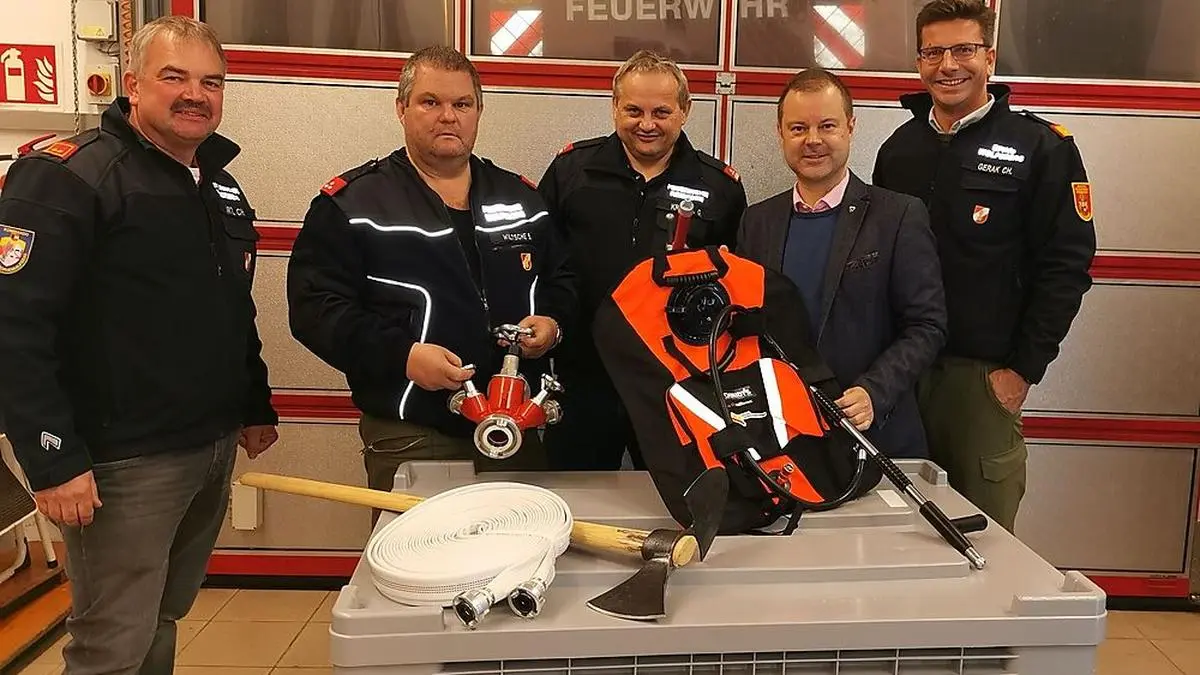 Kürzlich erhielt die Freiwillige Feuerwehr Reideben das Waldbrandequipment 