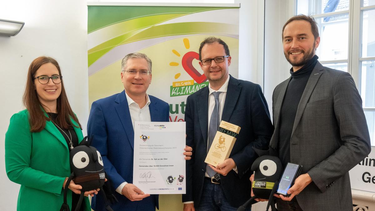 Umweltkoordinatorin Anna Köstinger, Bürgermeister Martin Kulmer, Stadtrat Walter Brunner und René Schader von „ummadum“ (von links)