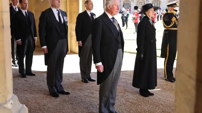 Prinz Philip ist auf Schloss Windsor beigesetzt worden.