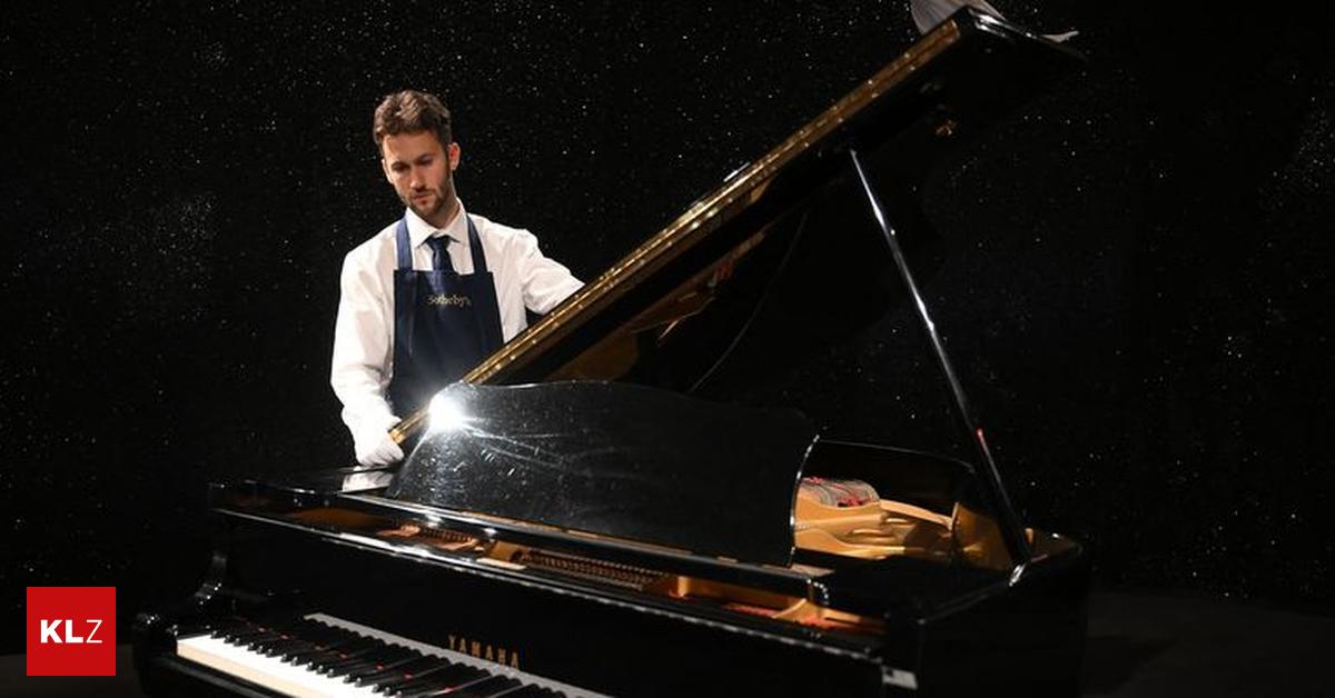 Einfache Sprache: Klavier von Freddie Mercury für zwei Millionen Euro ... Einfache Sprache: Klavier von Freddie Mercury für zwei Millionen Euro ...