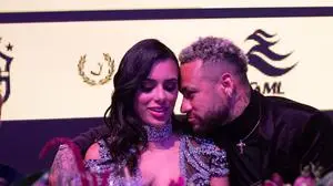 Mittlerweile dürfte Bruna dem Vater ihres noch ungeborenen Kinds verziehen haben. Im Juni wurden die beiden gemeinsam bei einer Gala in Sao Paulo gesehen