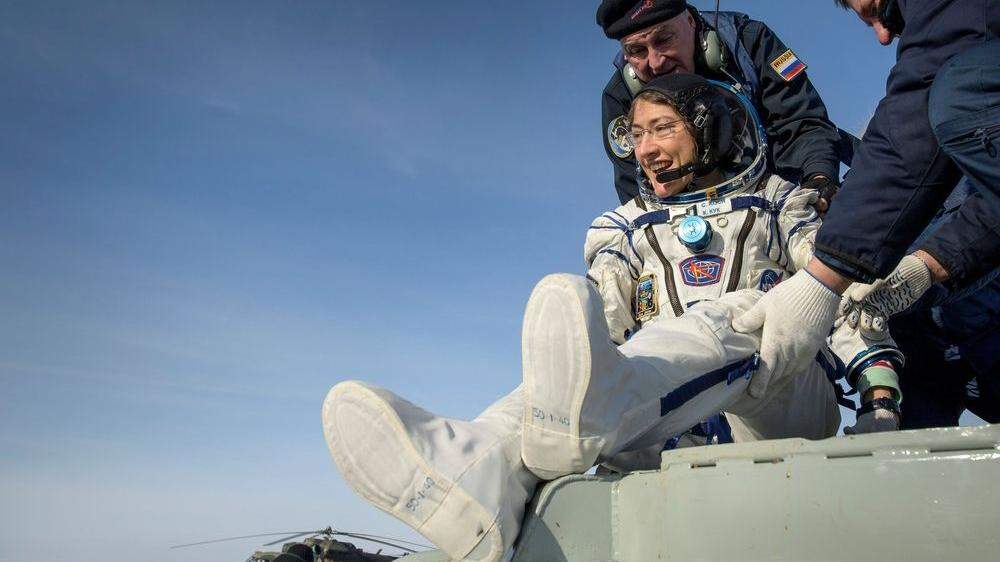 Christina Koch bei ihrer Rückkehr von der ISS