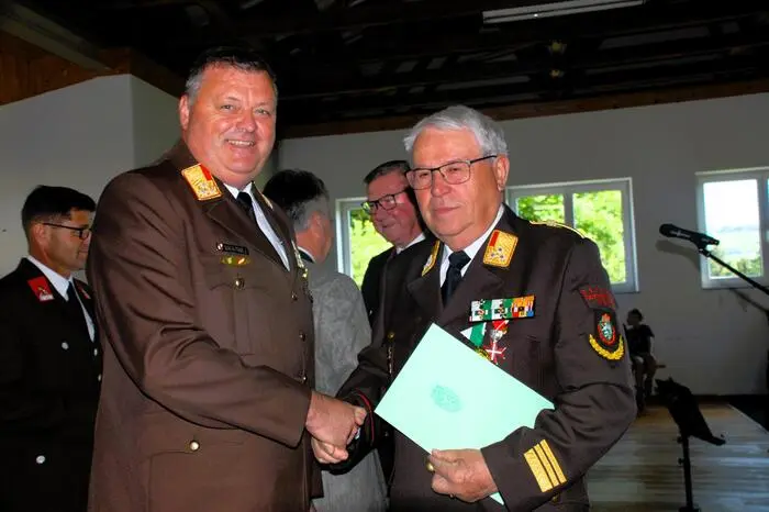 Zahlreiche Ehrengäste wie Landtagsabgeordneter Hubert Lang, Bereichsfeuerwehrkommandant Johann Maier-Paar und Bürgermeister Herbert Pillhofer besuchten das Fest. 