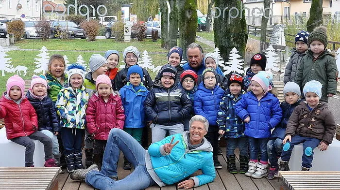 Die Kindergruppe EKI bastelte Weihnachtsdeko