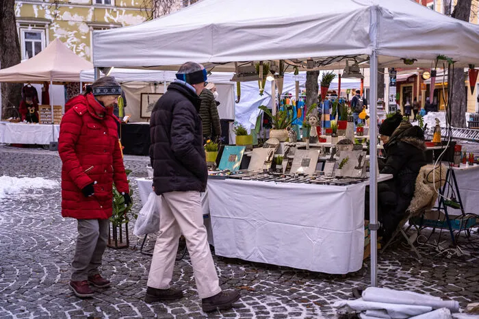 Am 13. Dezember heißt es dann am Glockenspielplatz wieder "Hereinspaziert", am 14. Dezember folgt dann die Neueröffnung auf dem Nikolaiplatz.