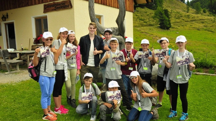 Autogramme für die Fans gab es von Vincent Gross auch auf der Alm