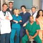 Die „Scrubs“-Stars auf einen Blick: (v. l.): John C. McGinley, Neil Flynn, Sarah Chalke, Zach Braff, Donald Faison, Ken Jenkins, Judy Reyes