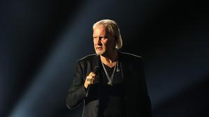 Johnny Logan war auch beim Song Contest in Malmö für das Publikum auf der Bühne