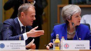 Donald Tusk und Theresa May am Sonntag in Brüssel 