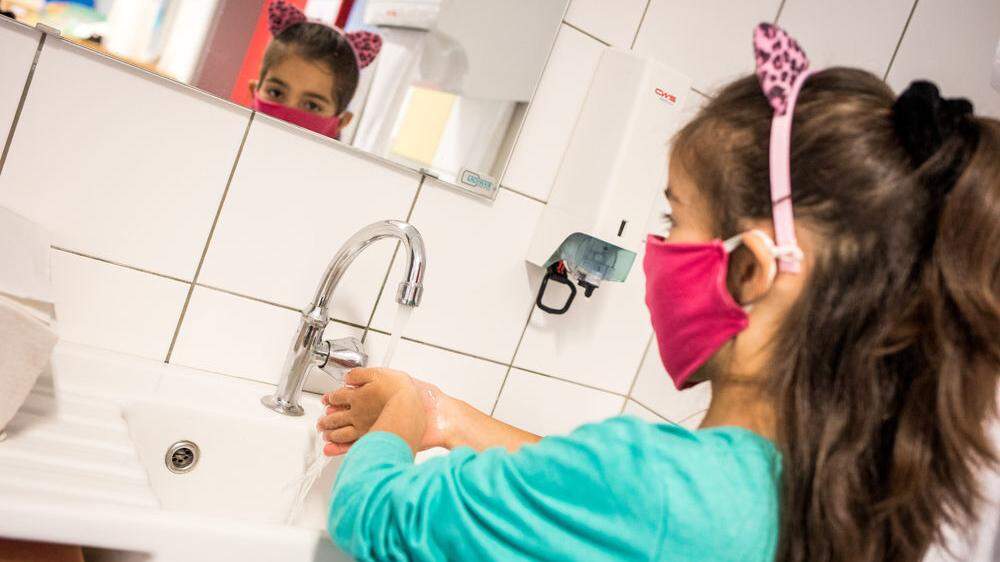 Maske, Händewaschen, Abstand: So sieht der Schulalltag in Coronazeiten aus