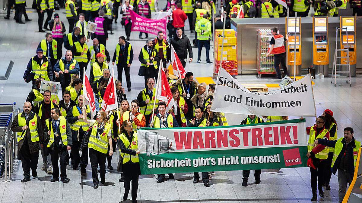 Warnstreik des Sicherheitspersonals am Flughafen Frankfurt