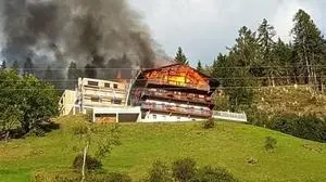 Der Dachstuhl wurde durch das Feuer komplett zerstört