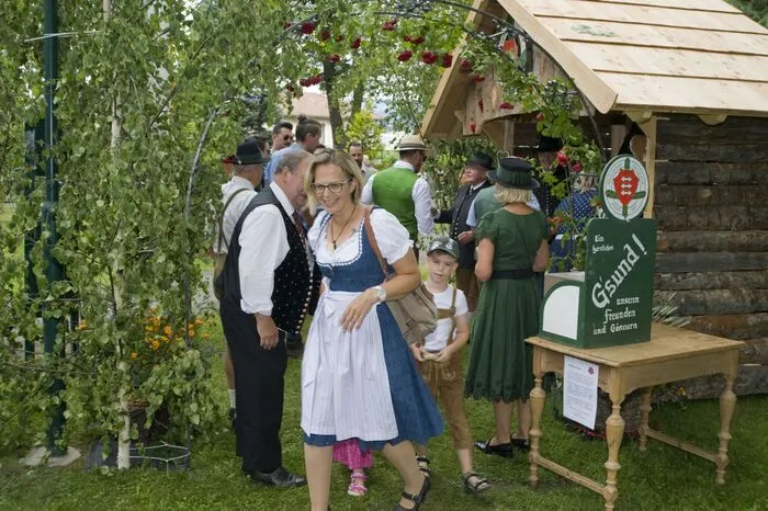 In all diesen Jahren haben sie sich bemüht, eine positiven Beitrag für Stadt und Region zu leisten, treu den Satzungen, die sterirische Tradition zu pflegen und karitativ tätig zu sein.