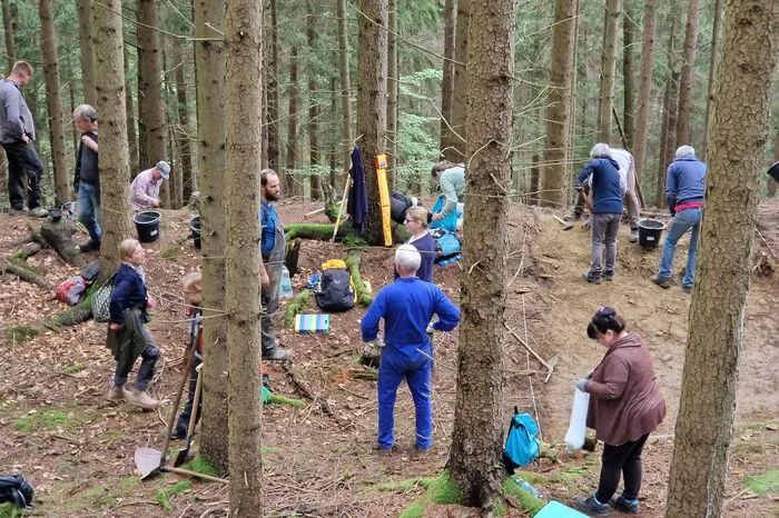 Die Annahme lautet: diese Reitergassen stammen aus der Kupferzeit – also 4000 v. Chr.