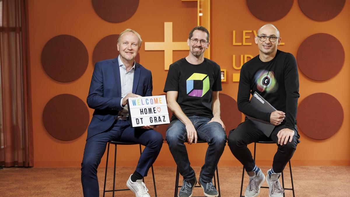 Dietmar Schlar (Raitec), Stefan Mayer und Dynatrace-Gründer Bernd Greifeneder eröffneten den neuen Standort in Graz