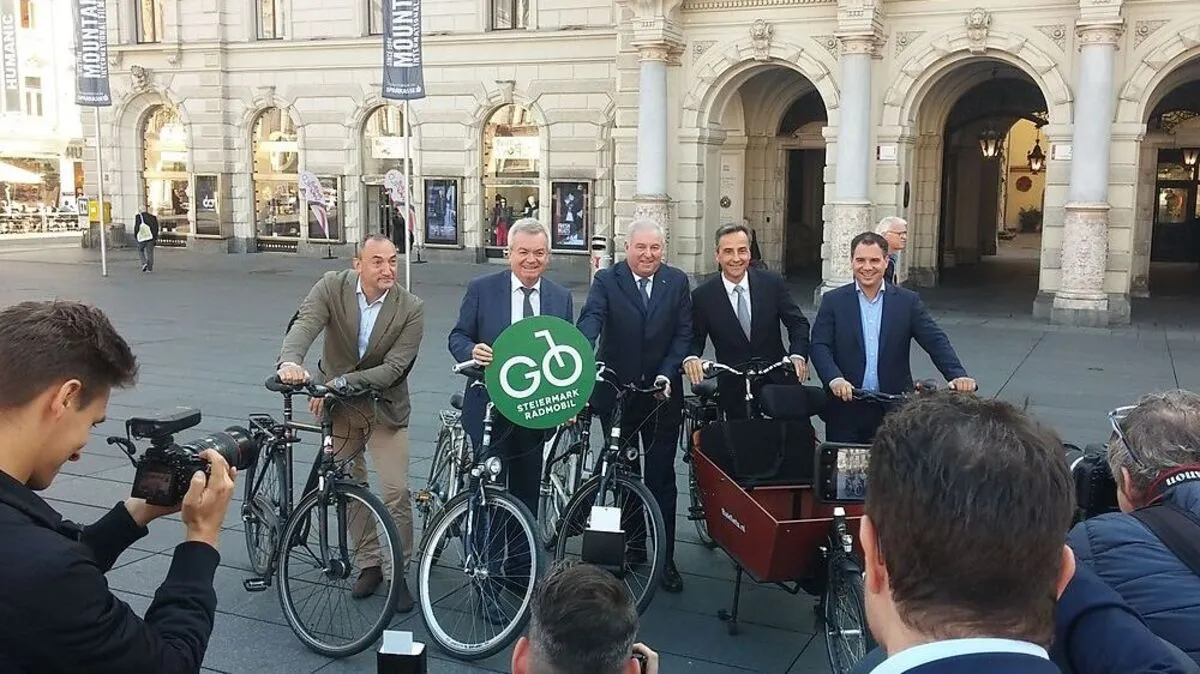 Stellen gemeinsam 100 Millionen Euro für den Radverkehr sicher: Mario Eustacchio, Anton Lang, Hermann Schützenhöfer, Siegfried Nagl, Michael Schickhofer