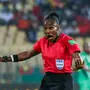 Salima Mukansanga pfeift bei der WM in Katar.