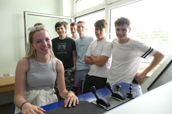 Pia Liebhart überzeugte ihre Klassenkameraden am Führerstand-Simulator 