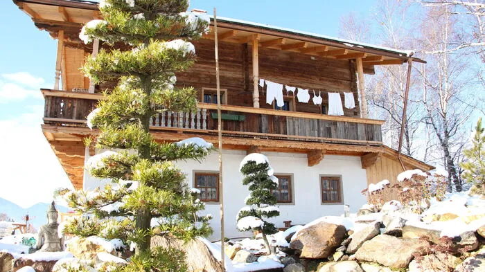 Das 400 Jahre alte Bauernhaus von Manfred Sontheimer und Barbara Tewes in Seeboden ist wie ein kleines Heimatmuseum. Es gibt viel zu entdecken. Der Dachboden beherbergt 14 Krippen.