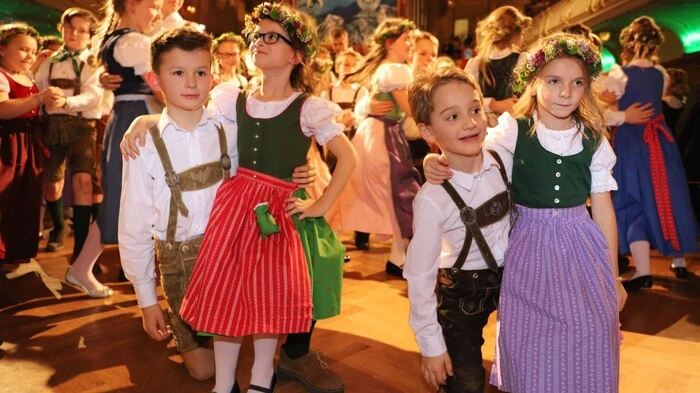 Eröffnet wurde der Abend mit der ... 