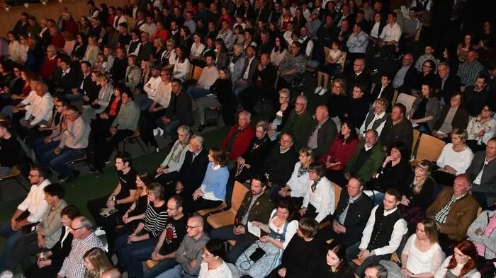 In der Greimhalle fand das Jubiläumsfrühlingskonzert des MV St. Peter am Kammersberg statt, zum 40. Mal wurde zu diesem Konzert geladen.