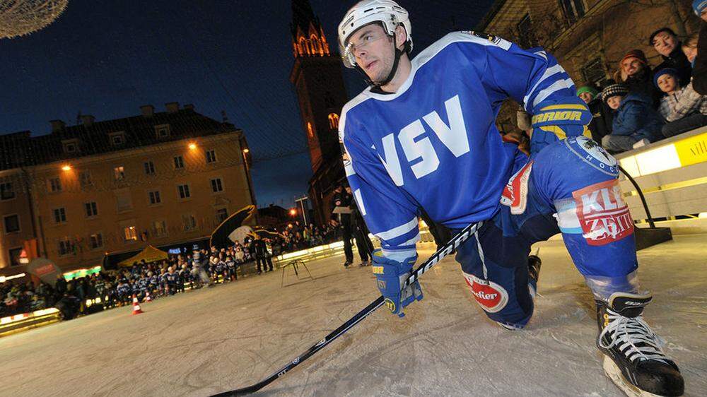 Auch der heutige NHL-Star Derek Ryan begeisterte bereits beim Showtraining auf dem Rathausplatz