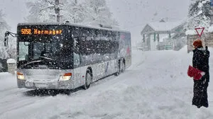 Die Öffis funktionieren auch bei Schneefahrbahn
