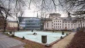 Der Brunnen hinter dem Stadttheater soll zur Bühne umfunktioniert werden