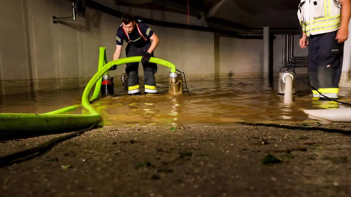 Am Samstag standen noch mehrere Tiefgaragen unter Wasser
