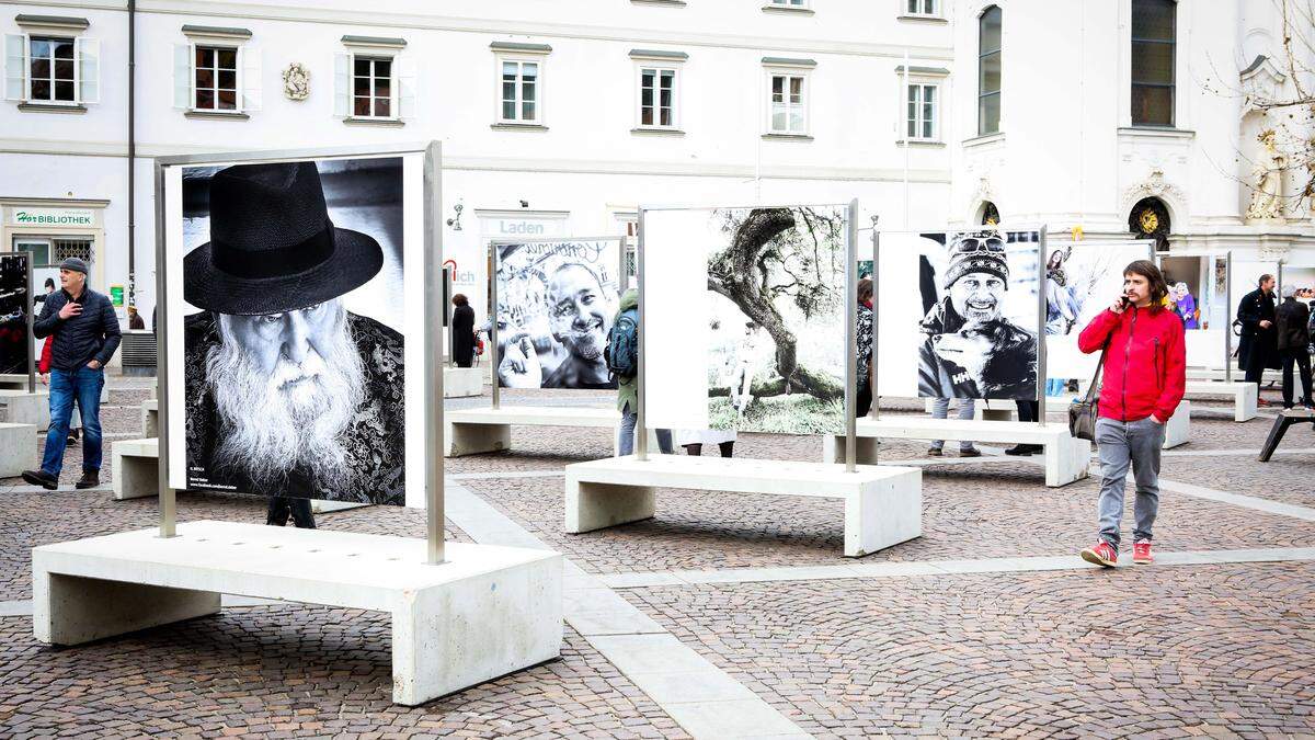 Menschenbilder 2019 am Mariahilferplatz. Heuer wird die Ausstellung ebenfalls dort zu sehen sein. 