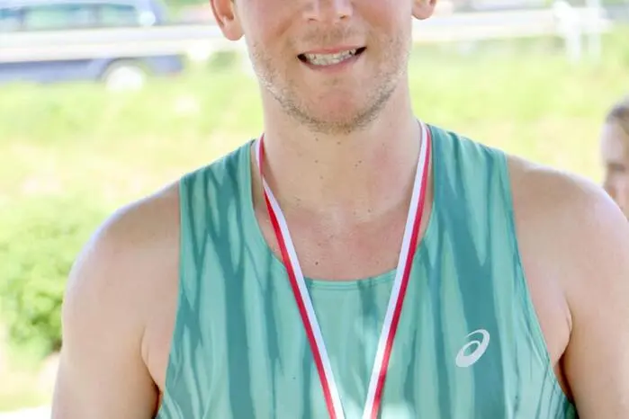 Übrigens: Der Tagessieg ging an den 37-jährigen Villlacher Ruben Gobold-Valls (Daily Warrior, Foto). Ein Video vom Laufmeeting gibt es auf Facebook Kleine Zeitung St. Veit/Feldkirchen zu sehen. Klicken Sie sich durch die Fotogalerie!