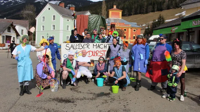 Die Freiwillige Feuerwehr Vordernberg machten sich für einen sauberen Ort stark.