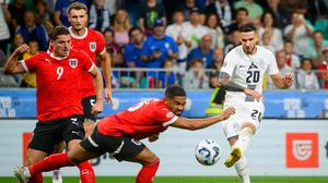 Das Handspiel von Phillipp Mwene beim Nations-League-Spiel von Österreich in Slowenien