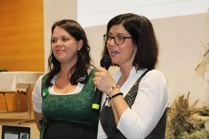 Bezirksbäuerin Ursula Reiter freute sich zahlreiche Bäuerinnen sowie Ehrengäste willkommen zu heißen.