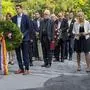 Zeichen des Erinnerns: Bei der Kranzniederlegung nahmen zahlreiche Ehrengäste teil, darunter auch Diözesanbischof Josef Marketz 