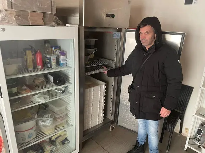 Kein Geschäft, aufgetaute Ware und als größte Sorge ein drei Wochen altes Baby: Pizzawirt Luis Rodrigues