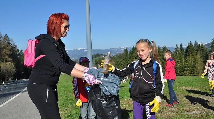 Auch viele Schüler und Kinder sind bei den Reinigungsaktionen der Gemeinden im Tal stets mit von der Partie