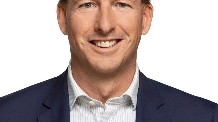 Der Landwirt und Unternehmensberater folgt politisch den Spuren des Vaters, Hans Kinsky (bis 2004 Landtagspräsident). Der Weizer Bezirksparteichef ist Vater von sechs Kindern und lebt in einem Schloss. Kinsky gilt als Kommunikationstalent mit einem großen Netzwerk.