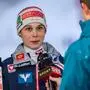 Skispringerin Lisa Eder im ORF-Interview – nur die Trinkflasche fehlt
